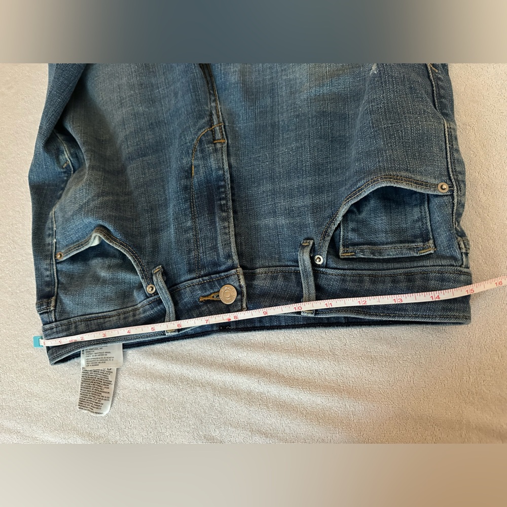 Levi’s Mid Rise Cuffed Jeans - Picture 6 of 8